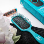 1600-Nadja-Nemetz-NadjaNemetz-Violetfleur-Violet-Fleur-Blog-Wien-WienerBlog-Beauty-Fashion-Lifestyle-Modeblog-Beautyblog-Fotografin-Bloggerin-swatches-test-review-newin-the-knot-doctor-paddlebrush-theknotdoctor-haarbuerste-hair-haircare-2