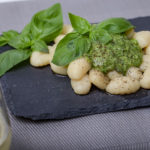 Nadja_Nemetz_Rezept_Gnocchi_Basilikum_Knoblauch_Parmesan_Grana_Pesto_1