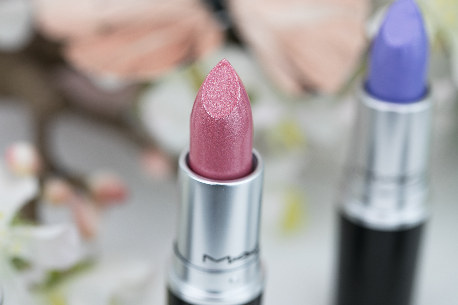 Foto-by-Nadja-Nemetz-Wien-wienerblogger-blogger-beautyblogger_lifestyleblogger-lifestyle-beauty-newin-new-in-mac-maccosmetics-metalliclipscollection-metallic-lips-colection-lipstick-lipsticks-lippenstift-lippenstifte-cold-metalwork-royalhour-royal-hour-rosedipped-rose-dipped-pearlyone-pearly-one-3