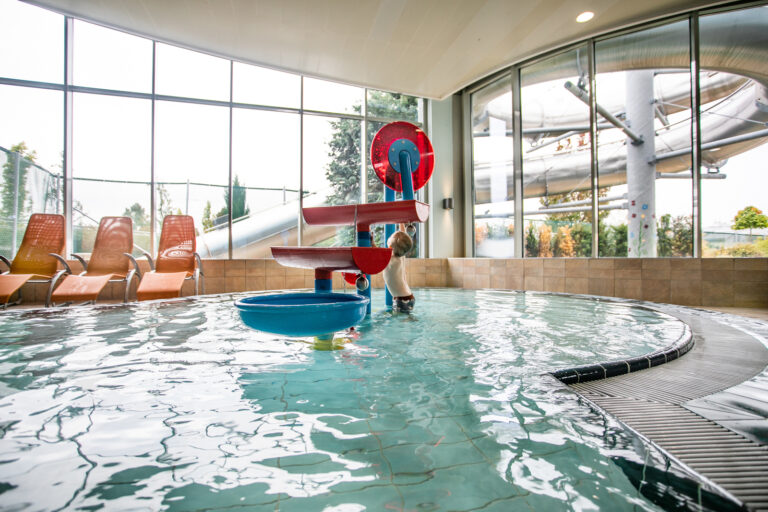 Ausflug mit Kind: Therme Laa 2022-VioletFleur-Violet-Fleur-Nadja-Schwarzenau-Mamablogger-Blogger-Therme-Laa--11-neu