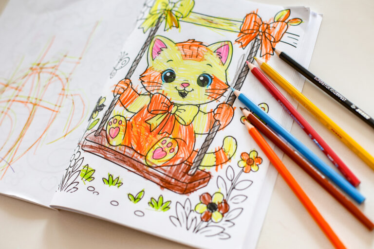 Malen mit Kindern: Warum bei uns immer ein Malbuch griffbereit liegt Kleine-Künstler-Malbuch-Malbücher-Katze-orange-gelb-simpel-ausmalen