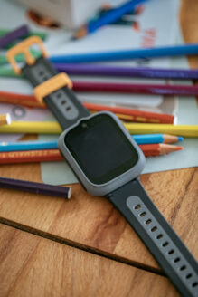 TCL MOVETIME Kindersmartwatch in Blau | VioletFleur