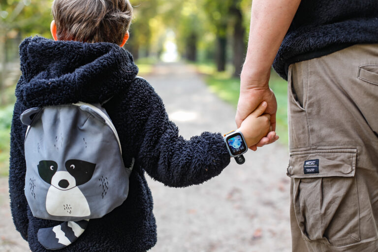 Kinder-Smartwatch statt Handy? Was Eltern vor dem ersten Smartphone wissen sollten