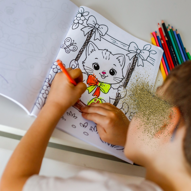 Ausmalbilder aus dem Katzenbabys-Malbuch Nahaufnahme eines kindgerechten Ausmalmotivs mit klaren Konturen und großen Ausmalflächen im Katzenbabys-Malbuch