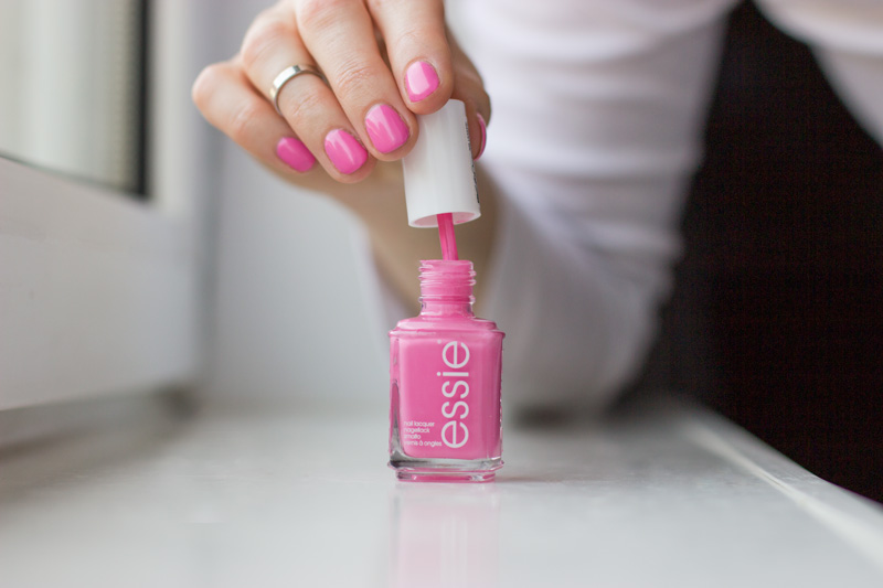 essie_pink_rosa_lovie_dovie-nagellack-2