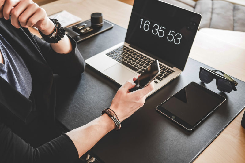 Kontakt kontakt_contact_nadjanemetz_nadja_nemetz_violetfleur_violet_fleur_1