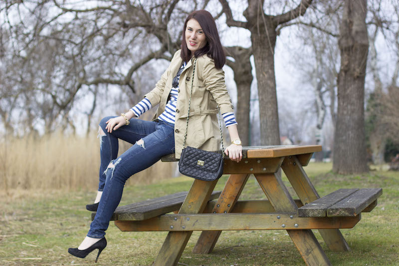 stripes-streifen-jeans-fetzenjean-buffalo-pumps-parkbank-trenchcoat